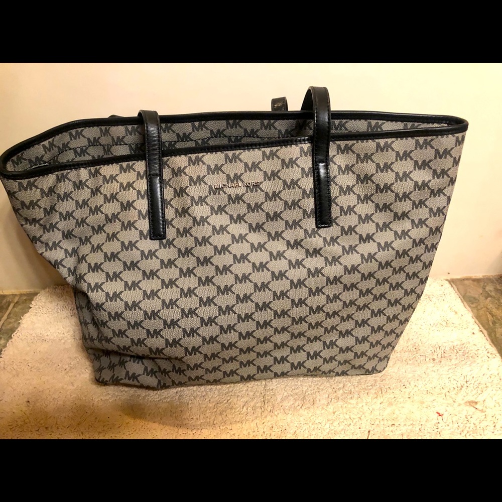 Michael Kors tote